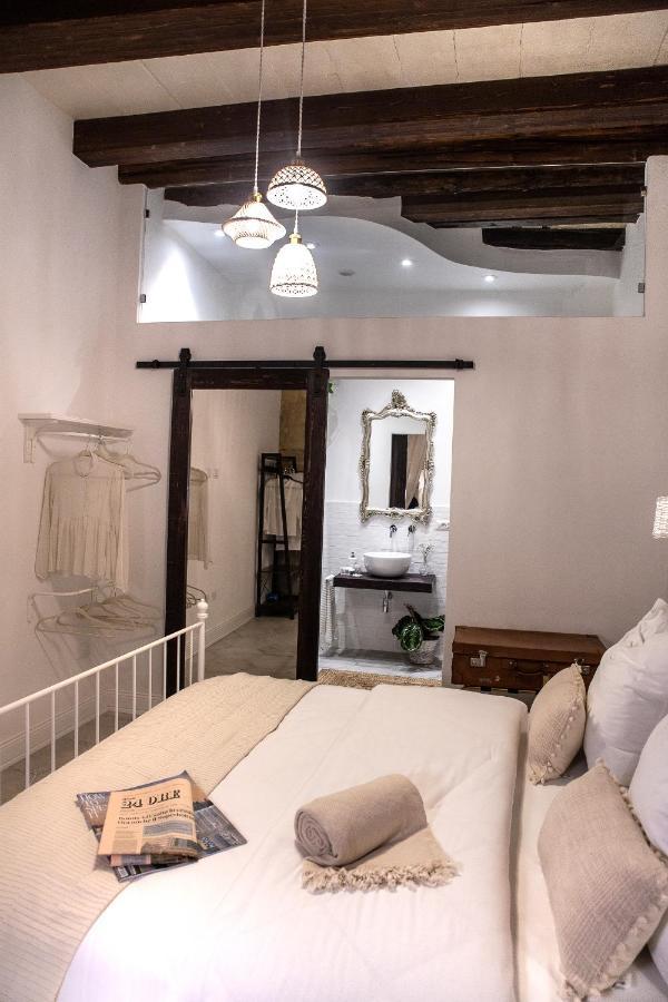 Arc Apartment *